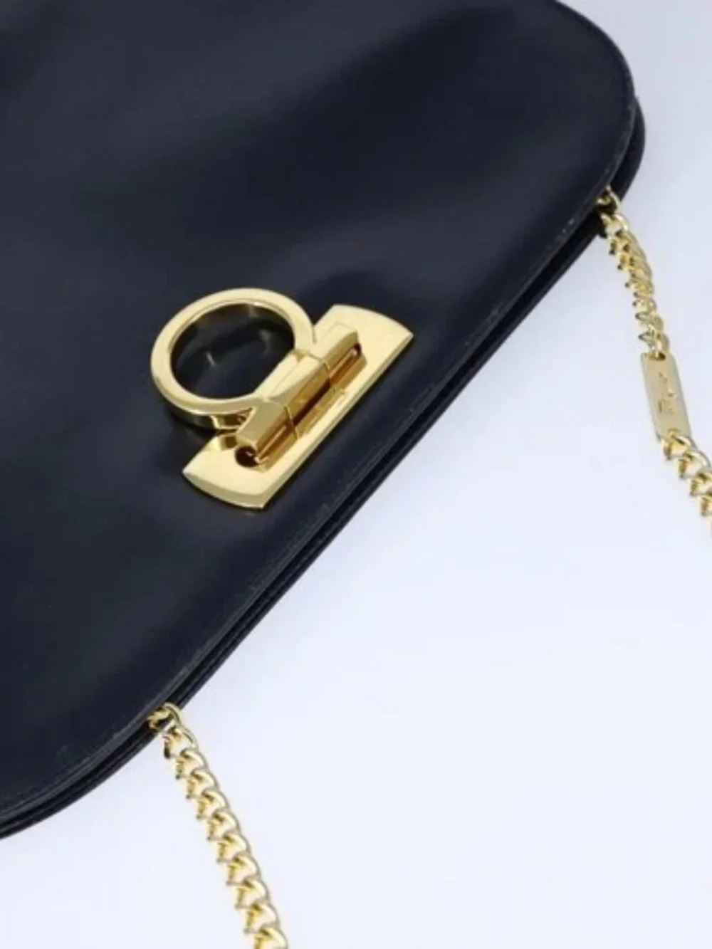 Salvatore Ferragamo brand	salvatore ferragamo